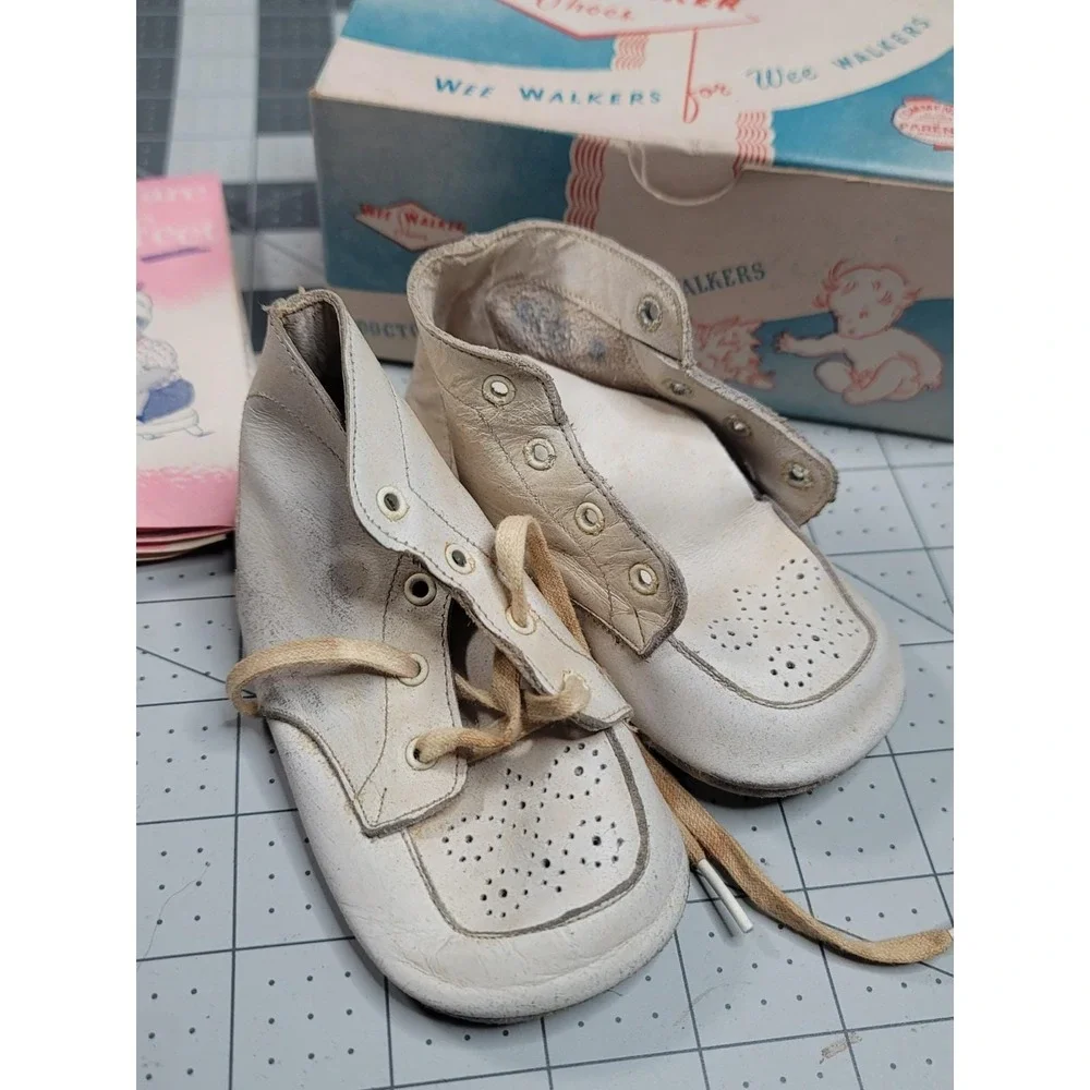 Vintage Baby Shoes With Original Box & Papers Wee Walker Made In USA 1940s